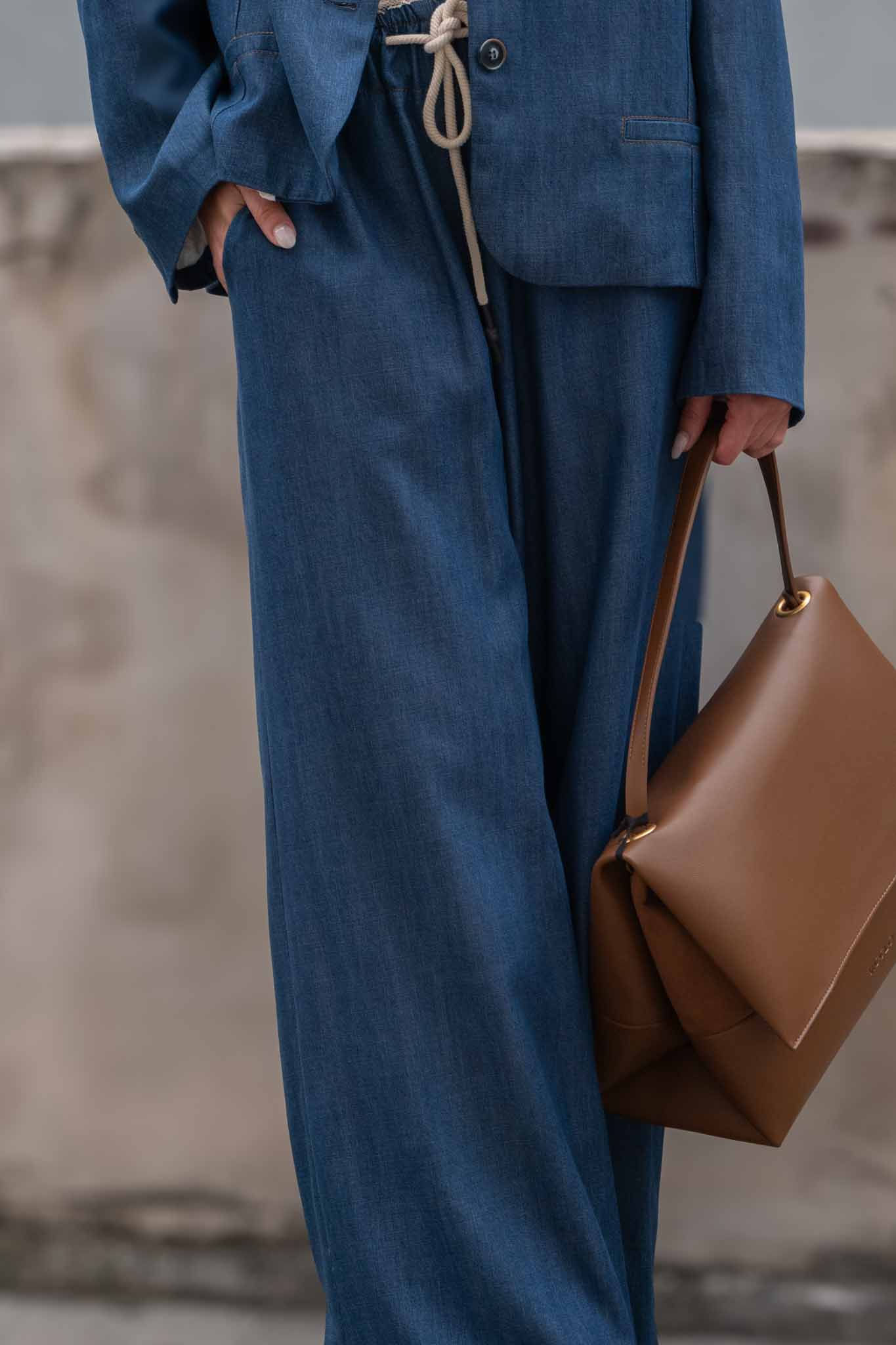 Completo Motel Denim Chic image 3