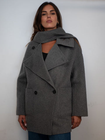 Cappotto Grigio Vicolo con Scarf