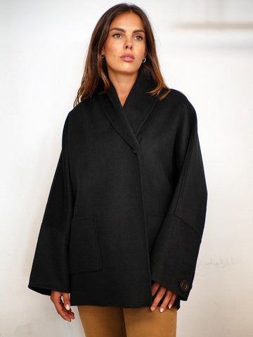 Cappotto Corto Nero Vicolo con Maniche Ampie