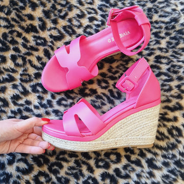 VivienneD Zeppa in Corda Fuxia