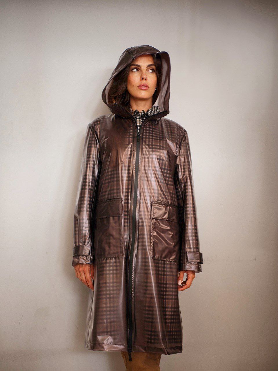 Cappotto Vicolo Trasparente con Dettagli a Quadri