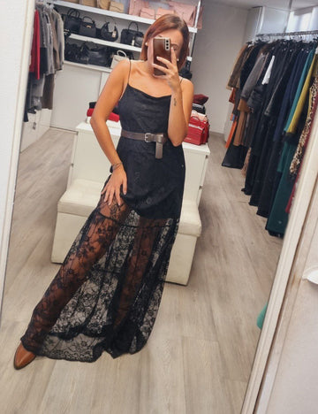 Abito in Pizzo Nero con Cintura