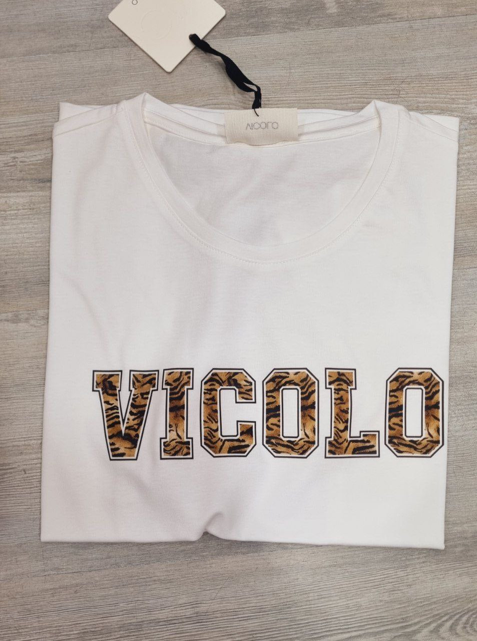 T-shirt Vicolo con Stampa Fashion Invasion