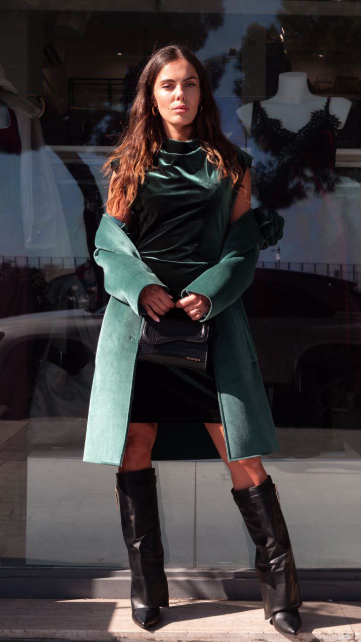 Abito in Velluto Blu con Maniche Scollo Alto